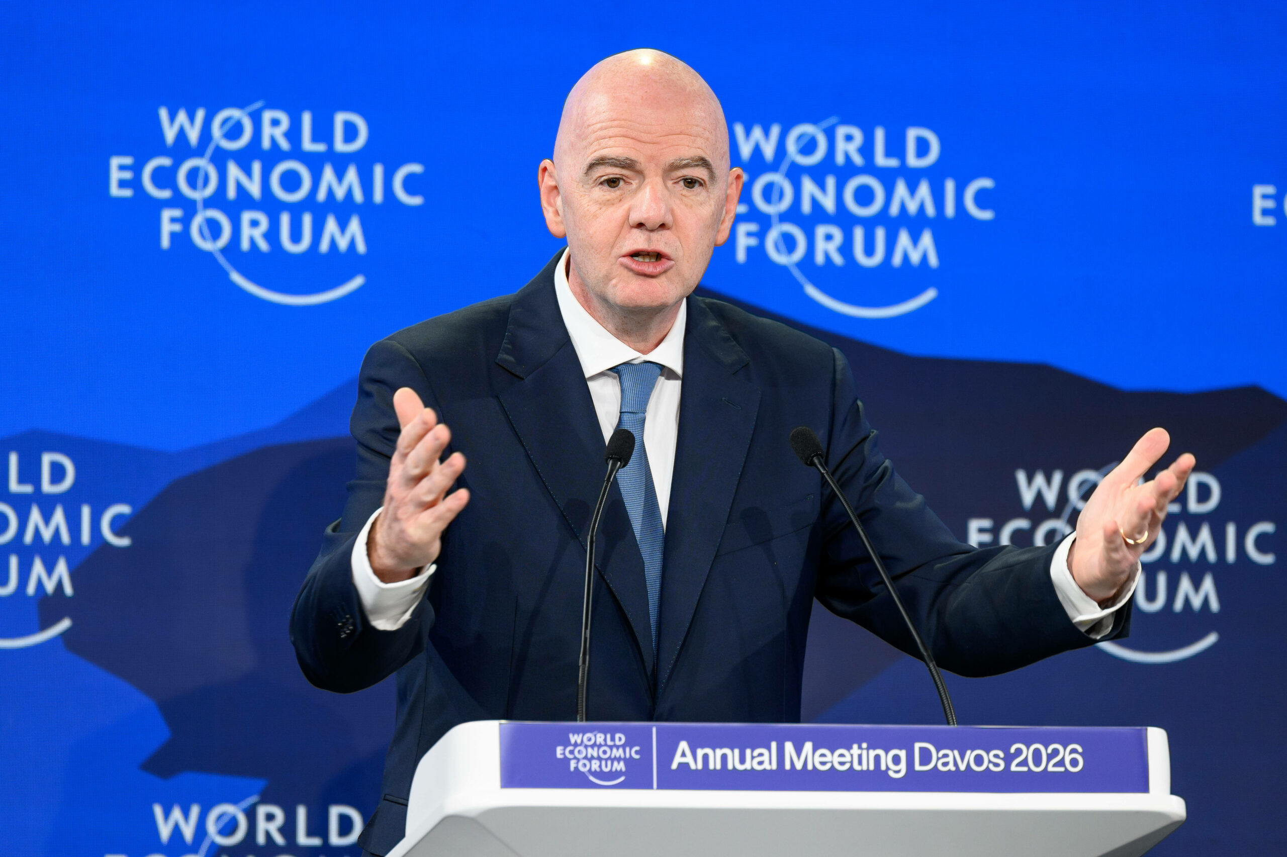 Gianni Infantino hält eine Rede