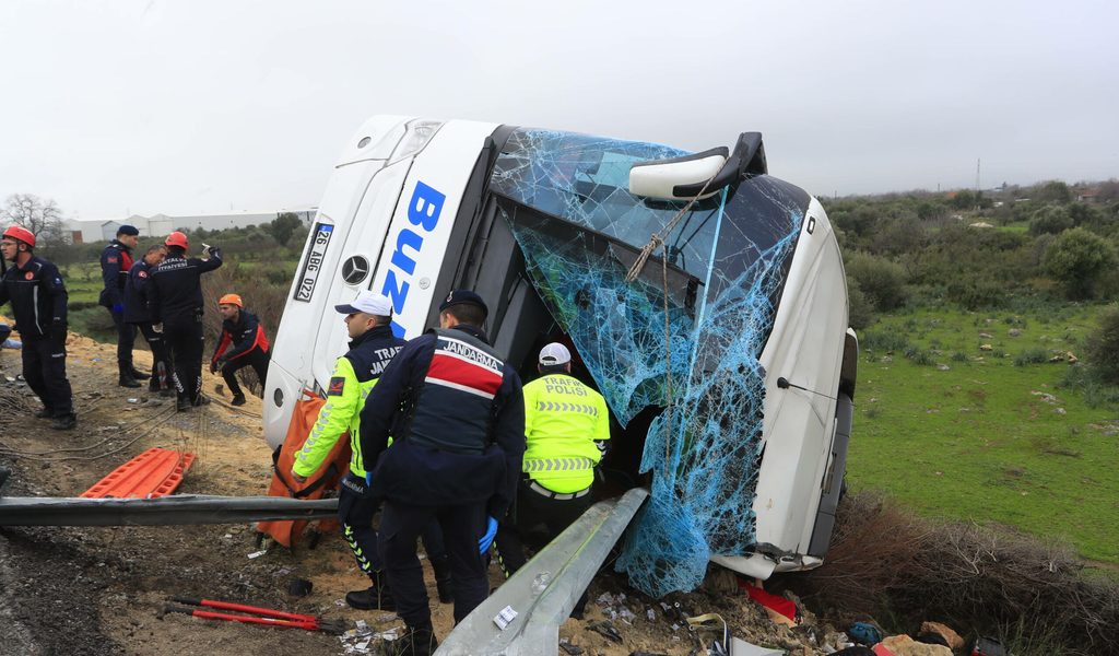 auf-dem-weg-in-den-mittelmeer-urlaub-neun-tote-bei-busunfall-in-der-t-rkei