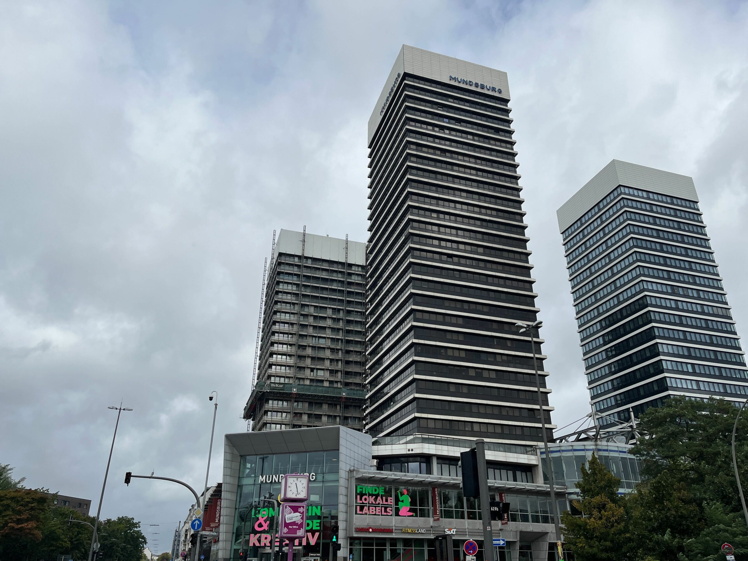Die Mundsburg-Türme und das Einkaufszentrum „Hamburger Meile” (Archivbild).