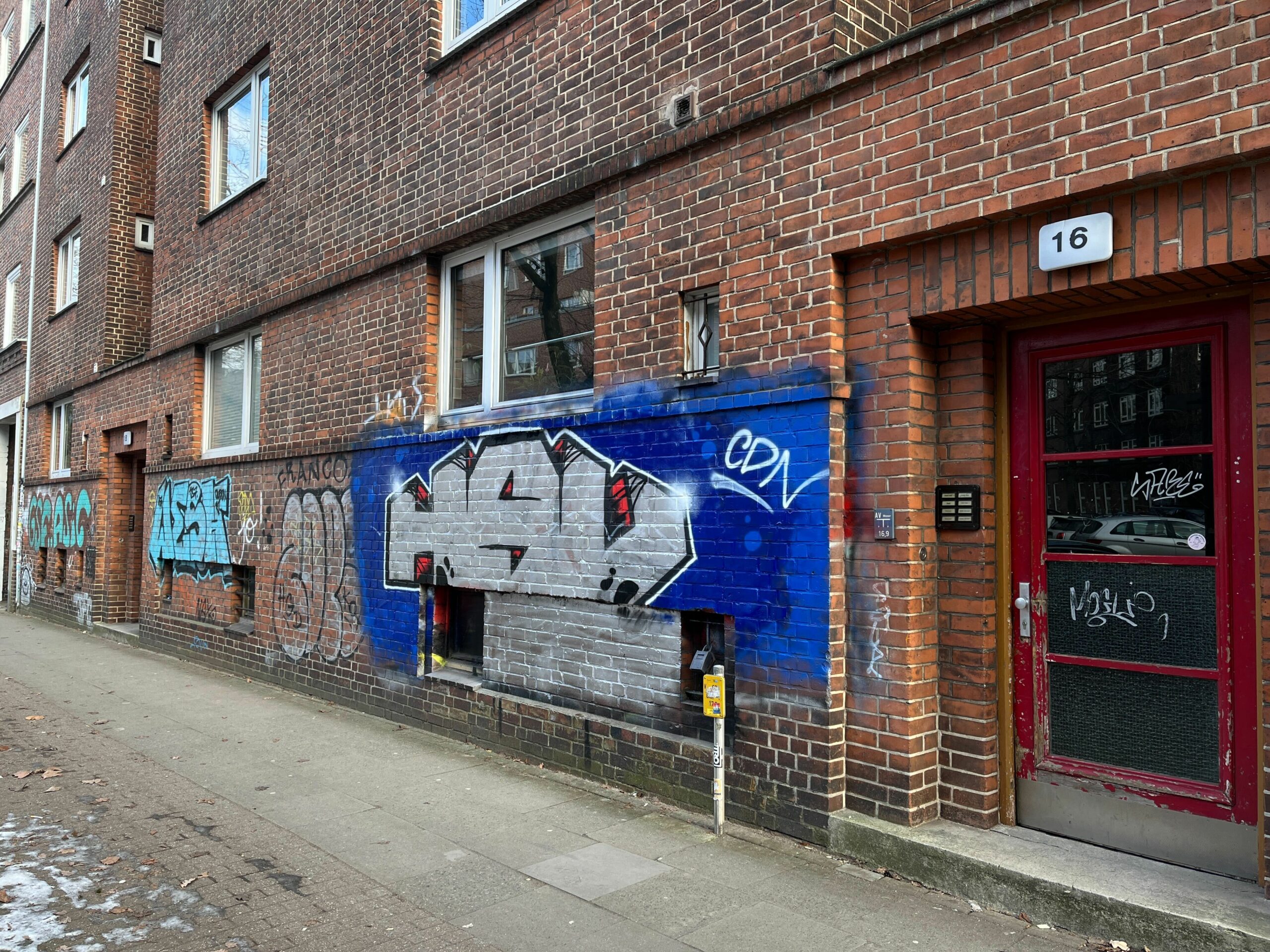 Ein HSV-Graffito an der Wand des Hauses in der Schützenstraße 16.