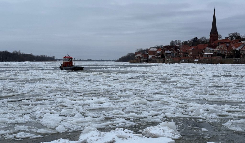 Seltenes-Naturschauspiel-auf-der-Elbe-hat-b-se-Folgen-f-r-Hamburger-Hafen
