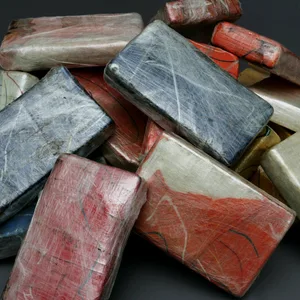 Die Frau soll als Teil eines Drogen-Rings kiloweise Drogen transportiert haben (Symbolfoto).