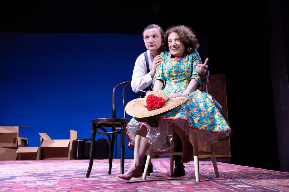 Adriana Altaras und Florian Lukas während einer Szene des Stücks „Mama Odessa“