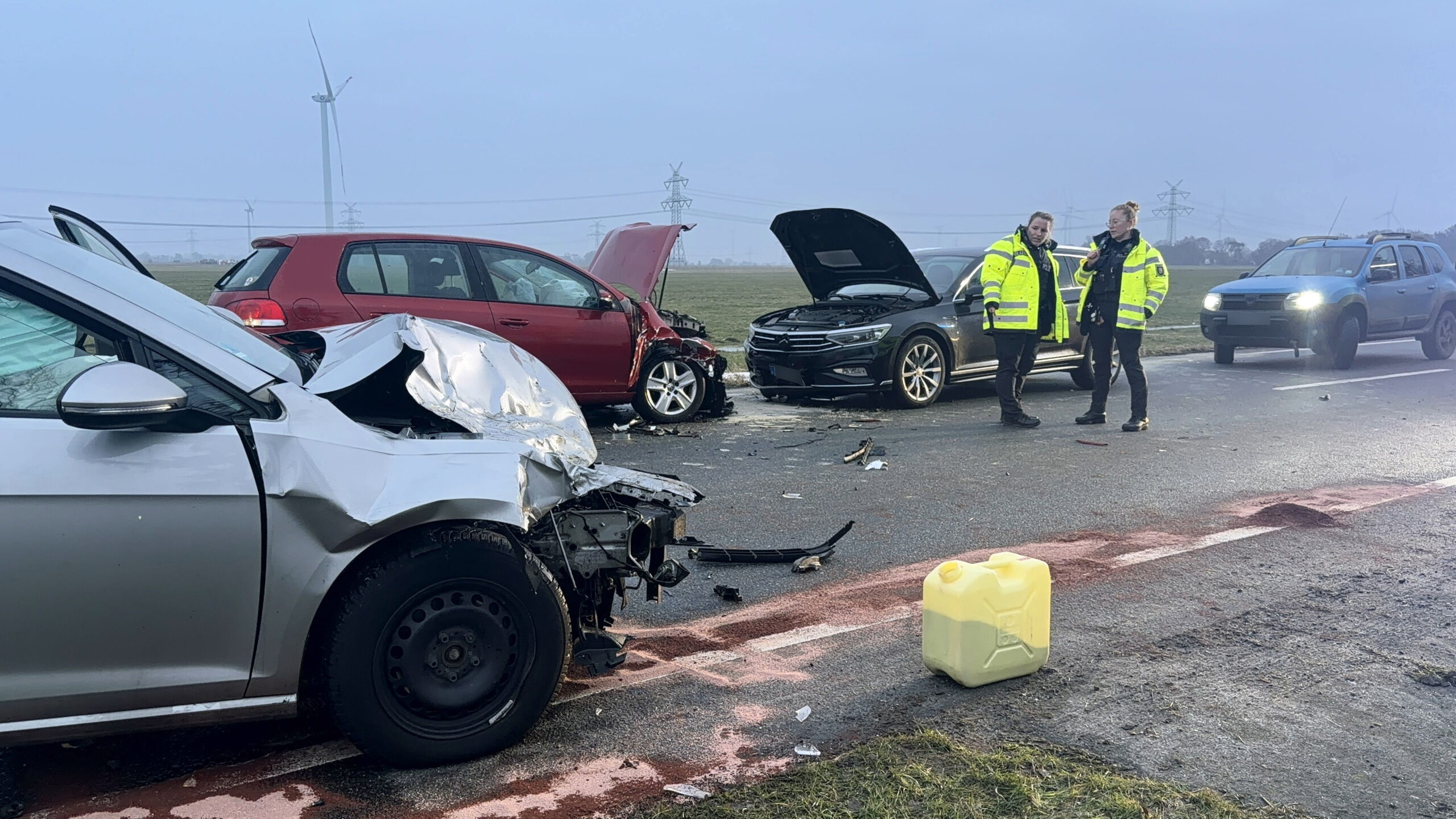 Im Kreis Steinburg gab es am Dienstagmorgen eine Kollision mit mehreren Autos.