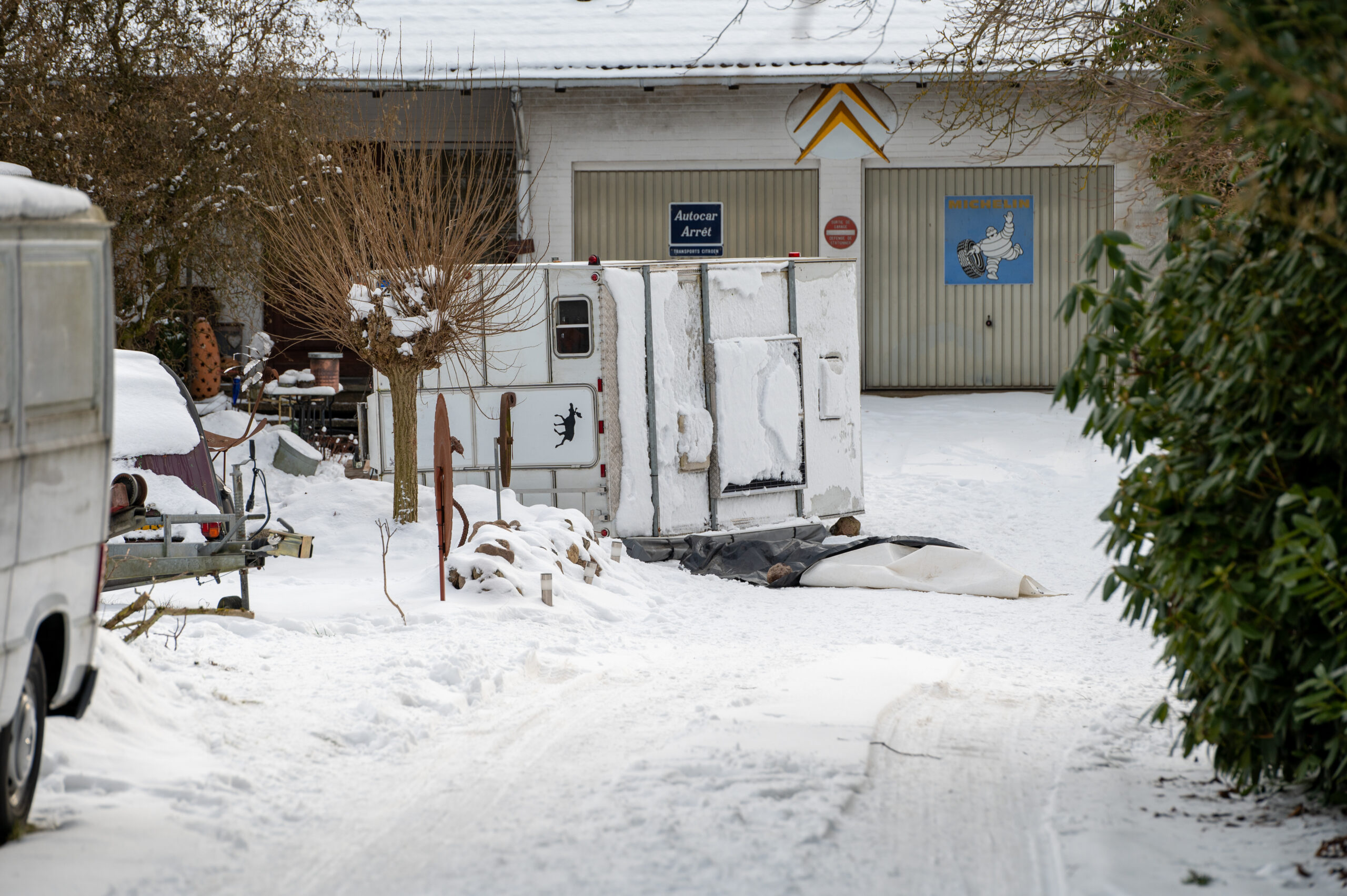 Dassendorf Wohnwagenauflieger Unfall Polizei