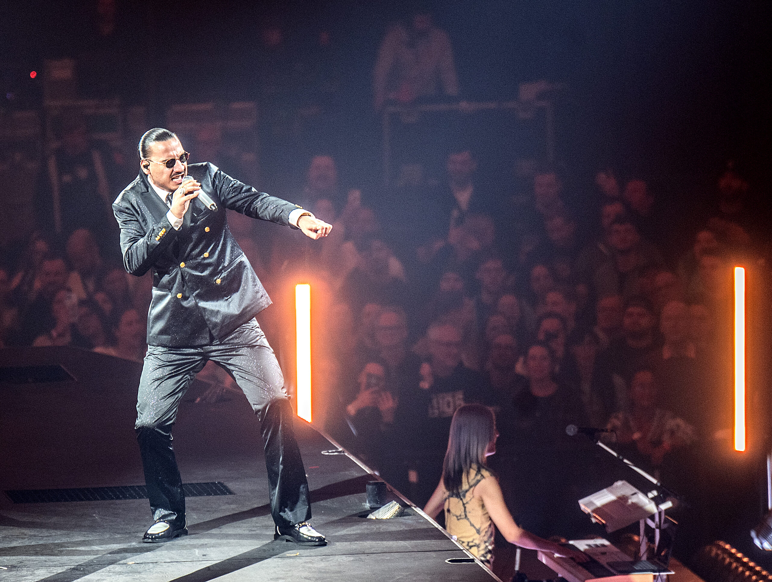 Apache 207 während eines Konzerts