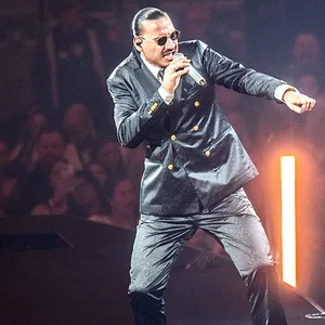 Apache 207 während eines Konzerts