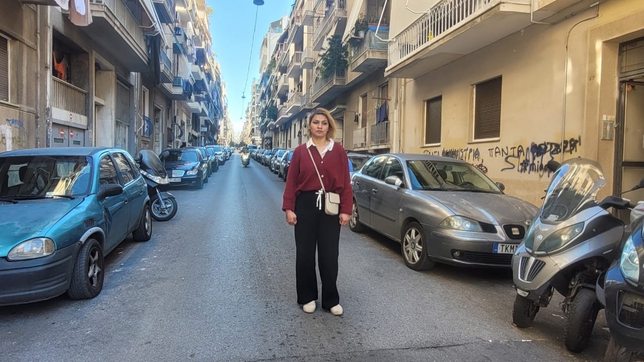 Yasamin Nazeri in Athen: Nach der Abschiebung steht sie mit ihren vier Kindern vor dem Nichts.