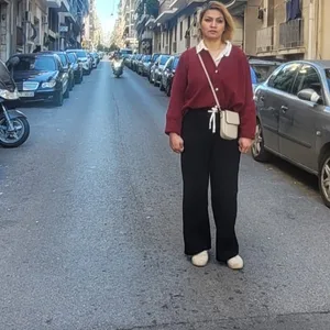 Yasamin Nazeri in Athen: Nach der Abschiebung steht sie mit ihren vier Kindern vor dem Nichts.