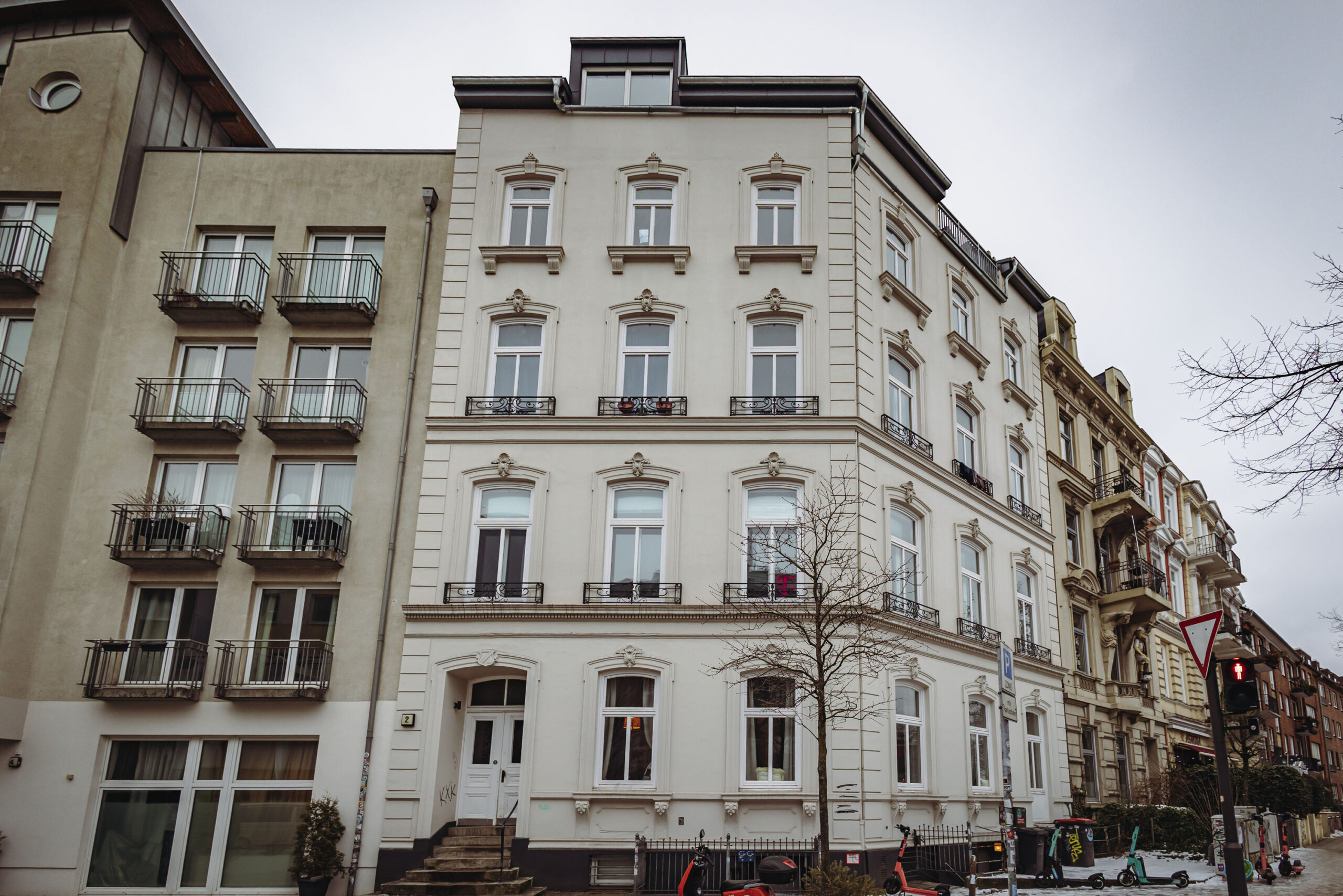 In diesem Haus an der Detlev-Bremer-Straße auf St. Pauli wird eine frisch sanierte Wohnung angeboten.