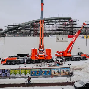 Die ersten riesigen Bögen der neuen Sternbrücke sind inzwischen erkennbar.
