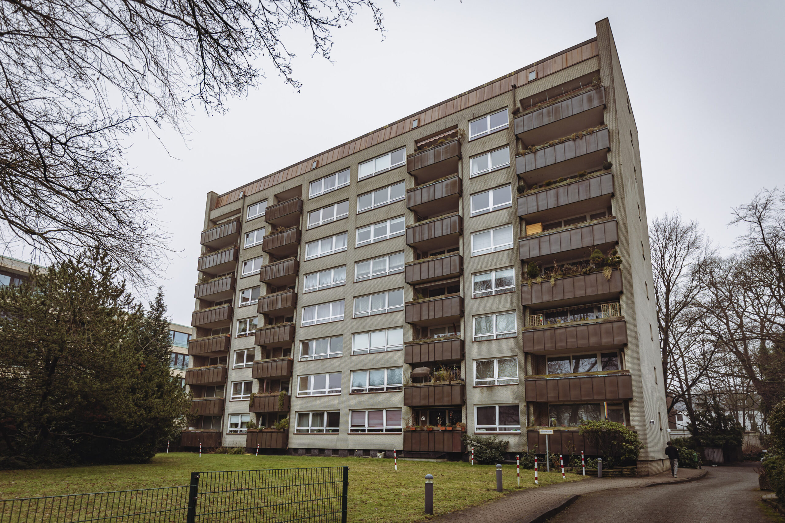Das achtstöckige Hochhaus am Hofweg ist jetzt ebenfalls von den Abriss-Plänen betroffen.