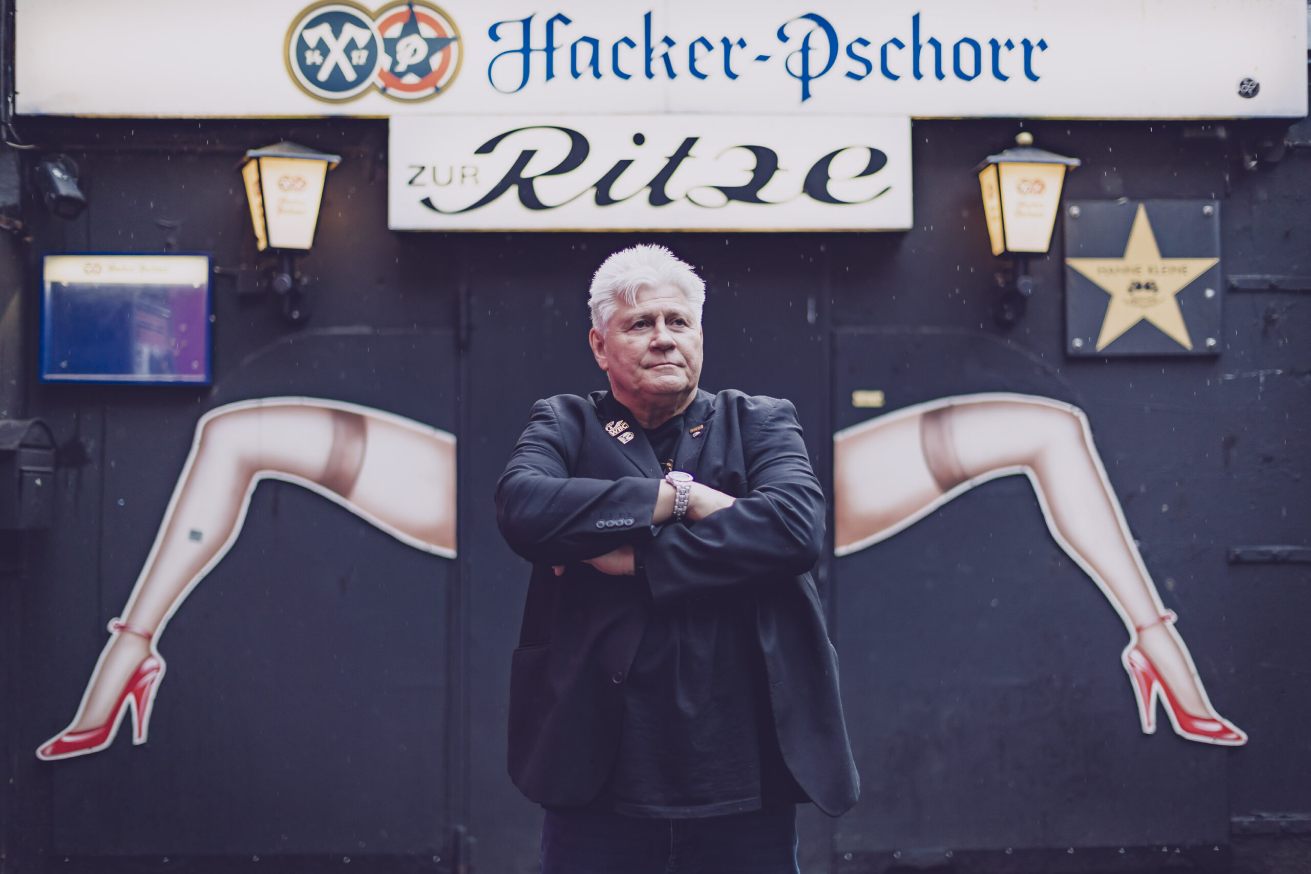 Der Ex-Zuhälter Carsten Marek (65) ist seit 2015 Inhaber der Kult-Kneipe „zur Ritze“.