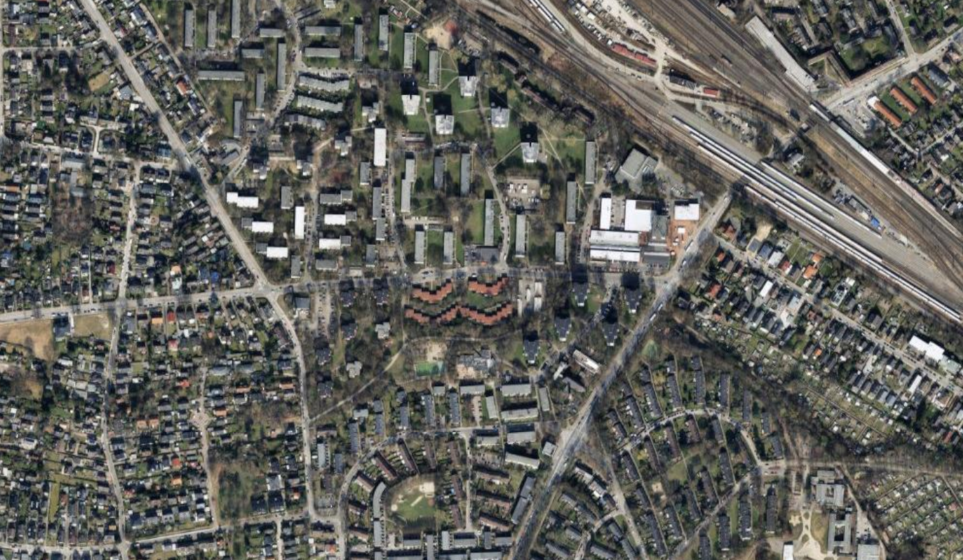 In einem Wohngebiet in Lurup wurde die Seniorin überfallen und beraubt.