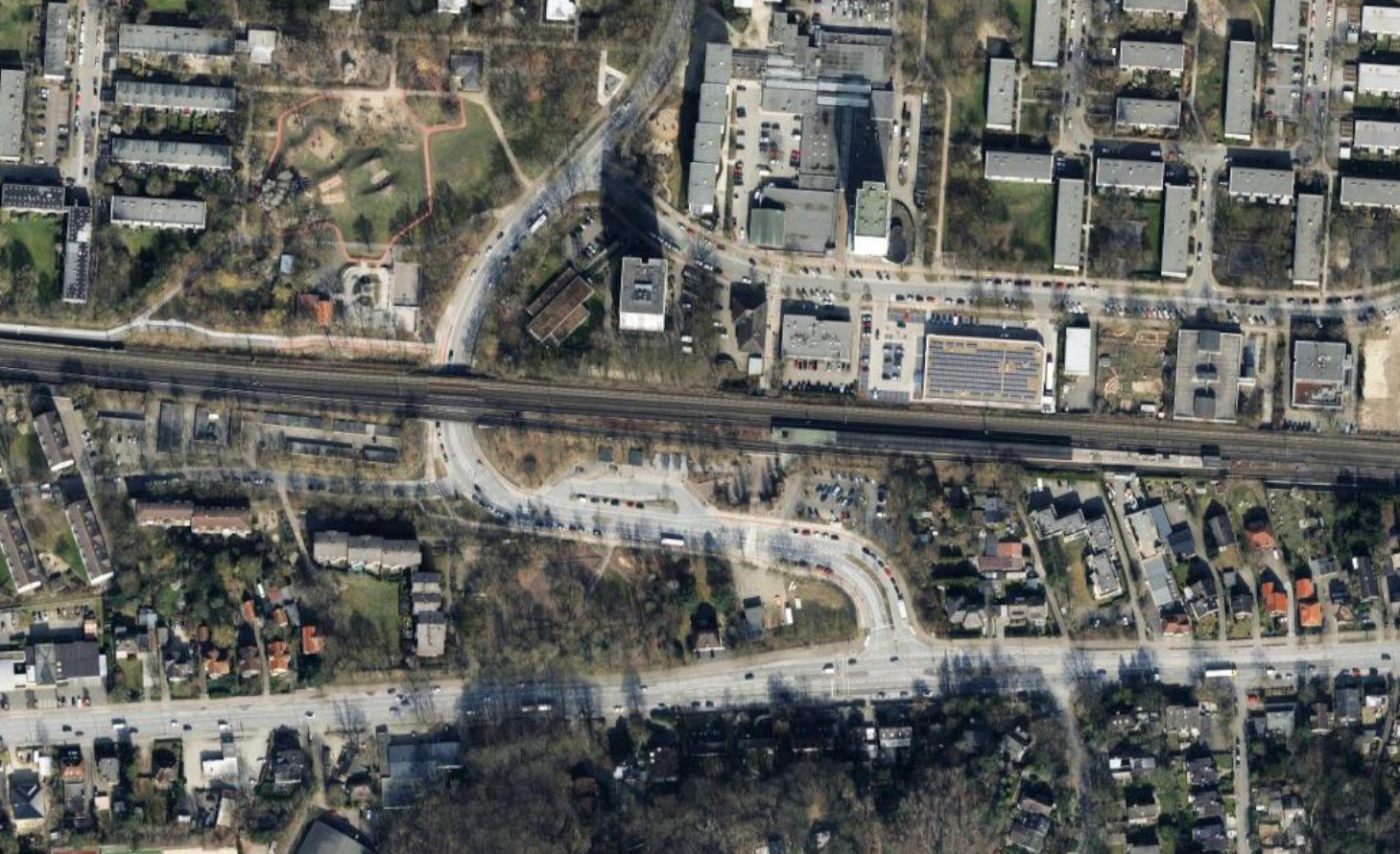 Der Mann war an der Haltestelle Neuwiedenthal ins Gleis gestürzt.