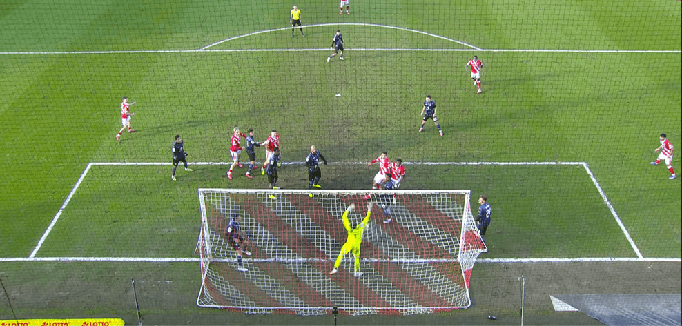 Energie Cottbus erzielt das vermeintliche Siegtor gegen Waldhof Mannheim