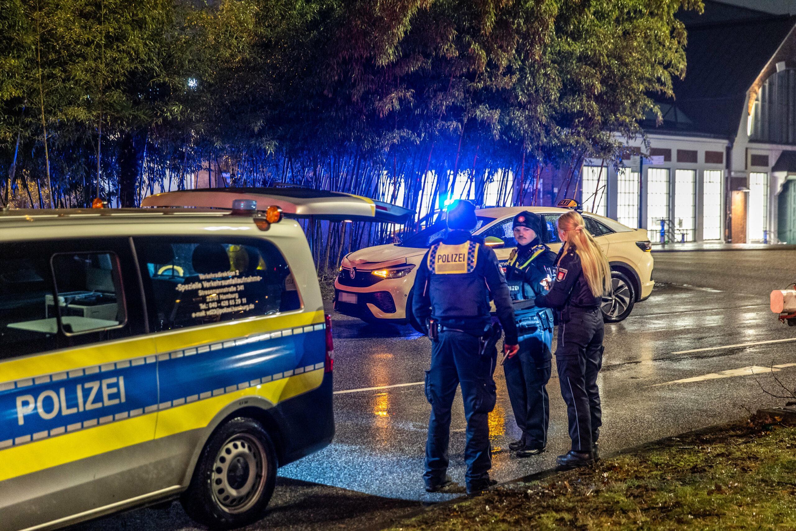 Bei dem Unfall am Deichtorplatz wurde ein Mann lebensgefährlich verletzt.