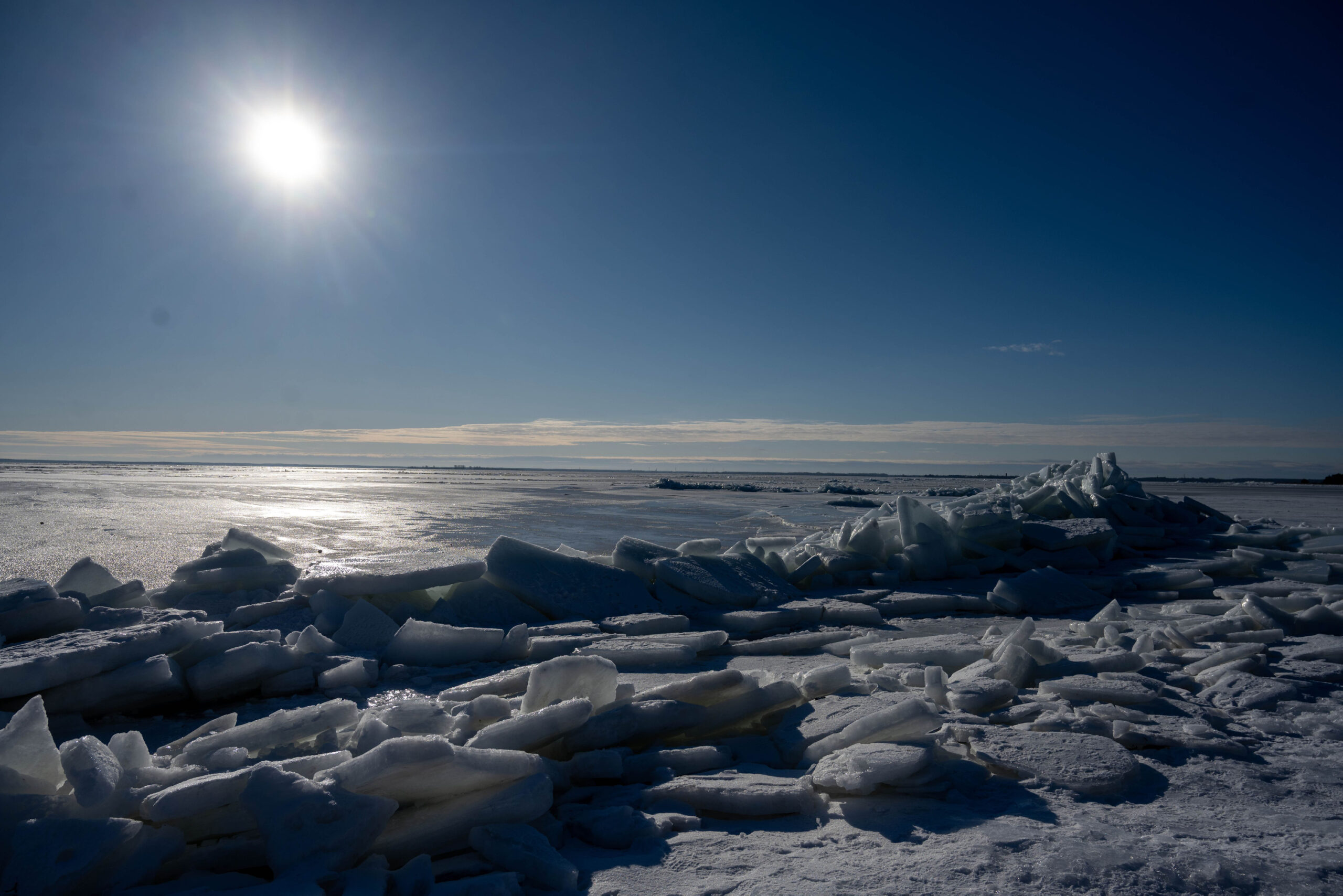 Eisschollen am Strand von Rügen