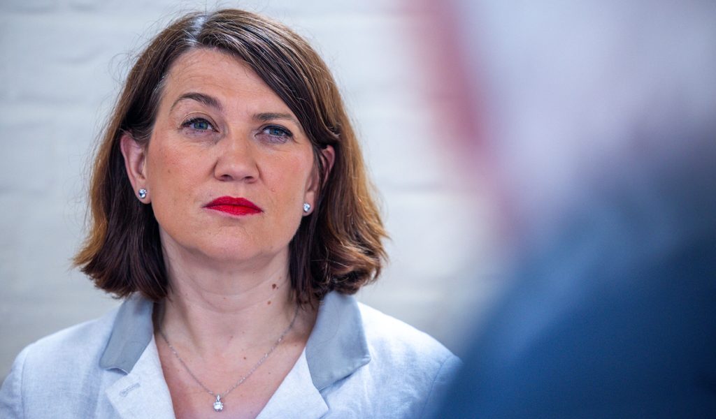 spitzenpolitikerin-meldet-sohn-f-r-urlaub-von-der-schule-ab