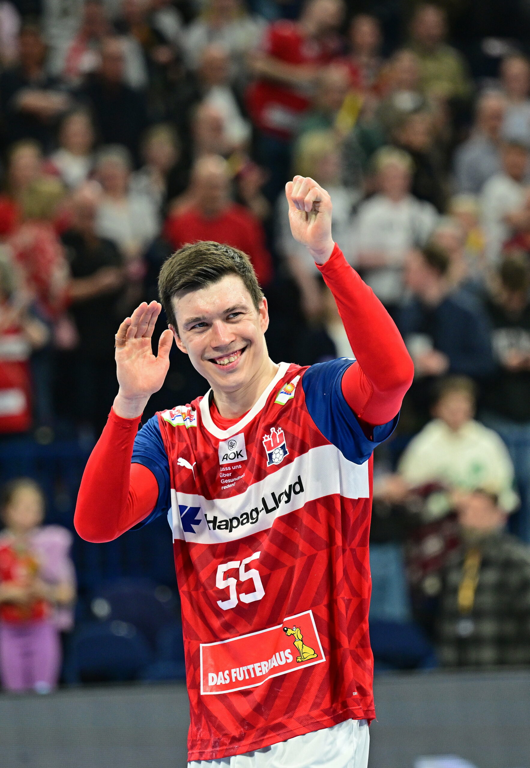 Azat Valiullin bejubelt einen Sieg des HSV Hamburg