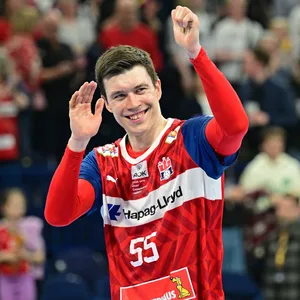 Azat Valiullin bejubelt einen Sieg des HSV Hamburg