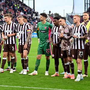 St. Pauli-Profis nach einer Bundesliga-Niederlage gegen Bayer Leverkusen