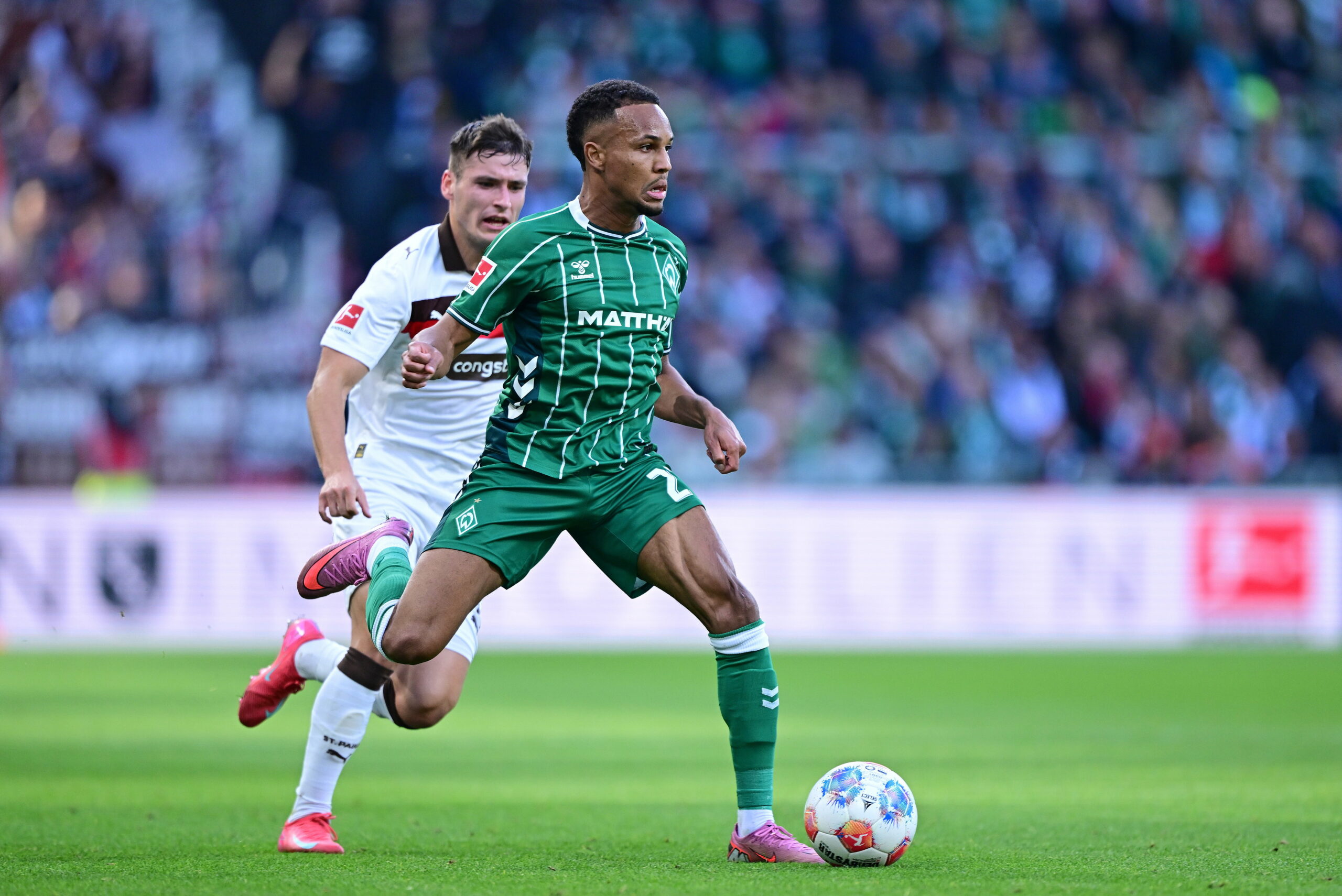 Felix Agu von Werder Bremen im Spiel gegen den FC St. Pauli