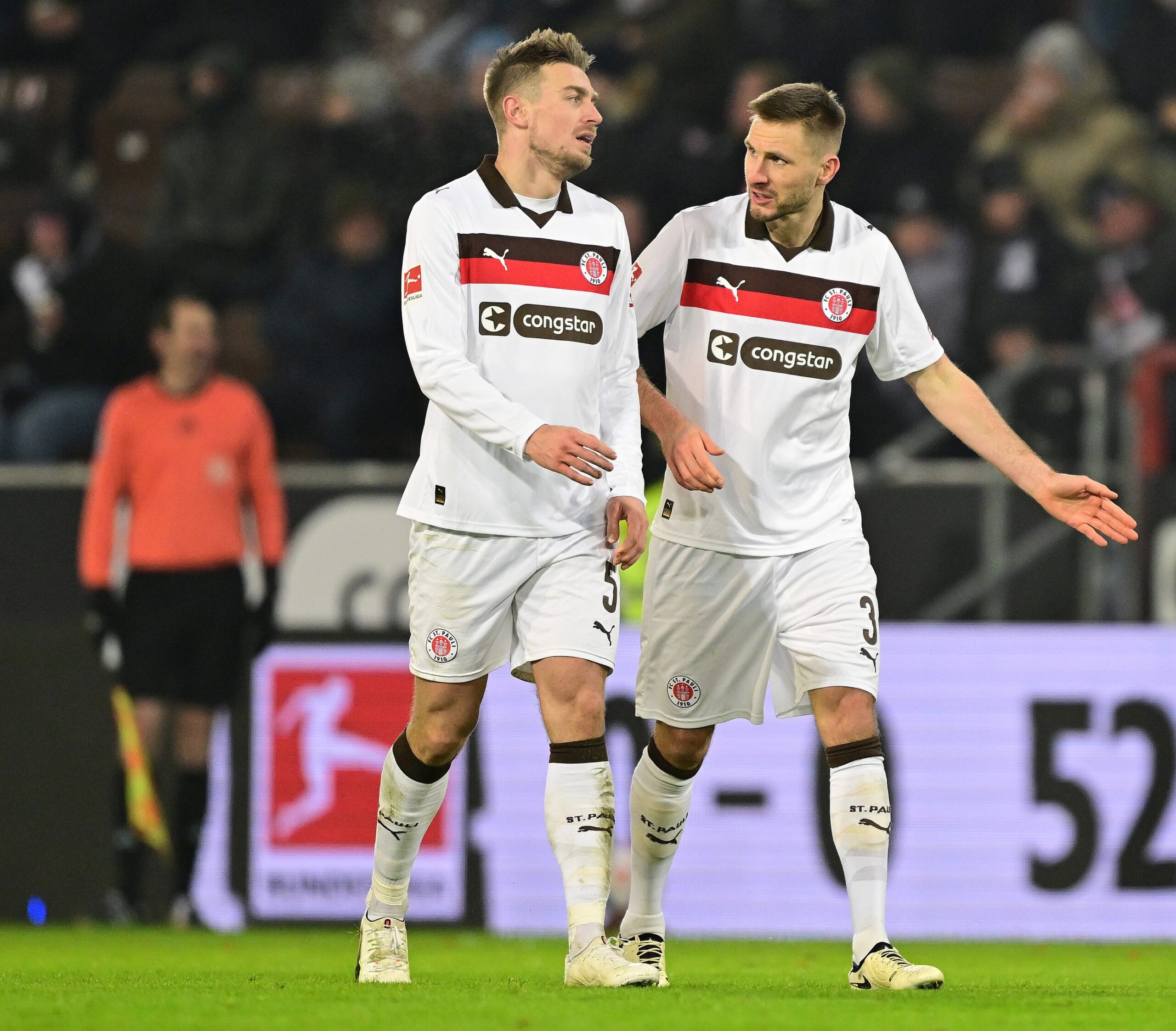 Hauke Wahl und Karol Mets am Millerntor