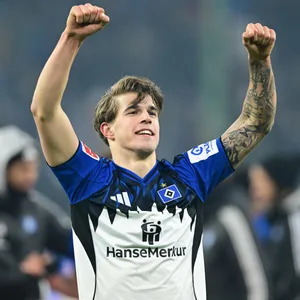 Luka Vuskovic jubelt nach dem 2:2 des HSV gegen den FC Bayern