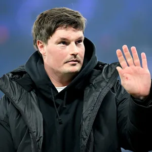 HSV-Trainer Merlin Polzin im Spiel gegen den FC Bayern München