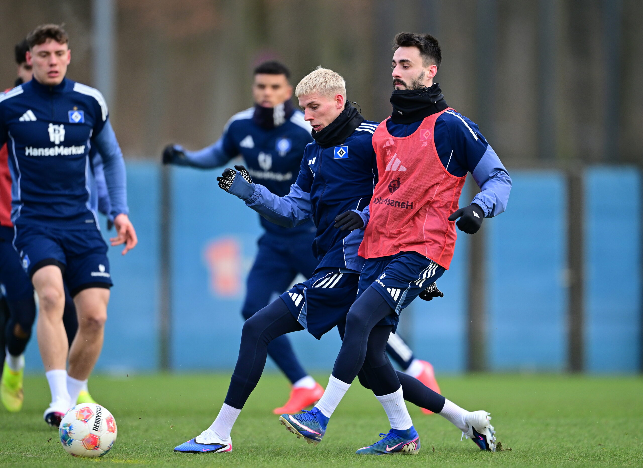 Die HSV-Profis Fábio Vieira (r.) und Albert Grønbæk beim Training