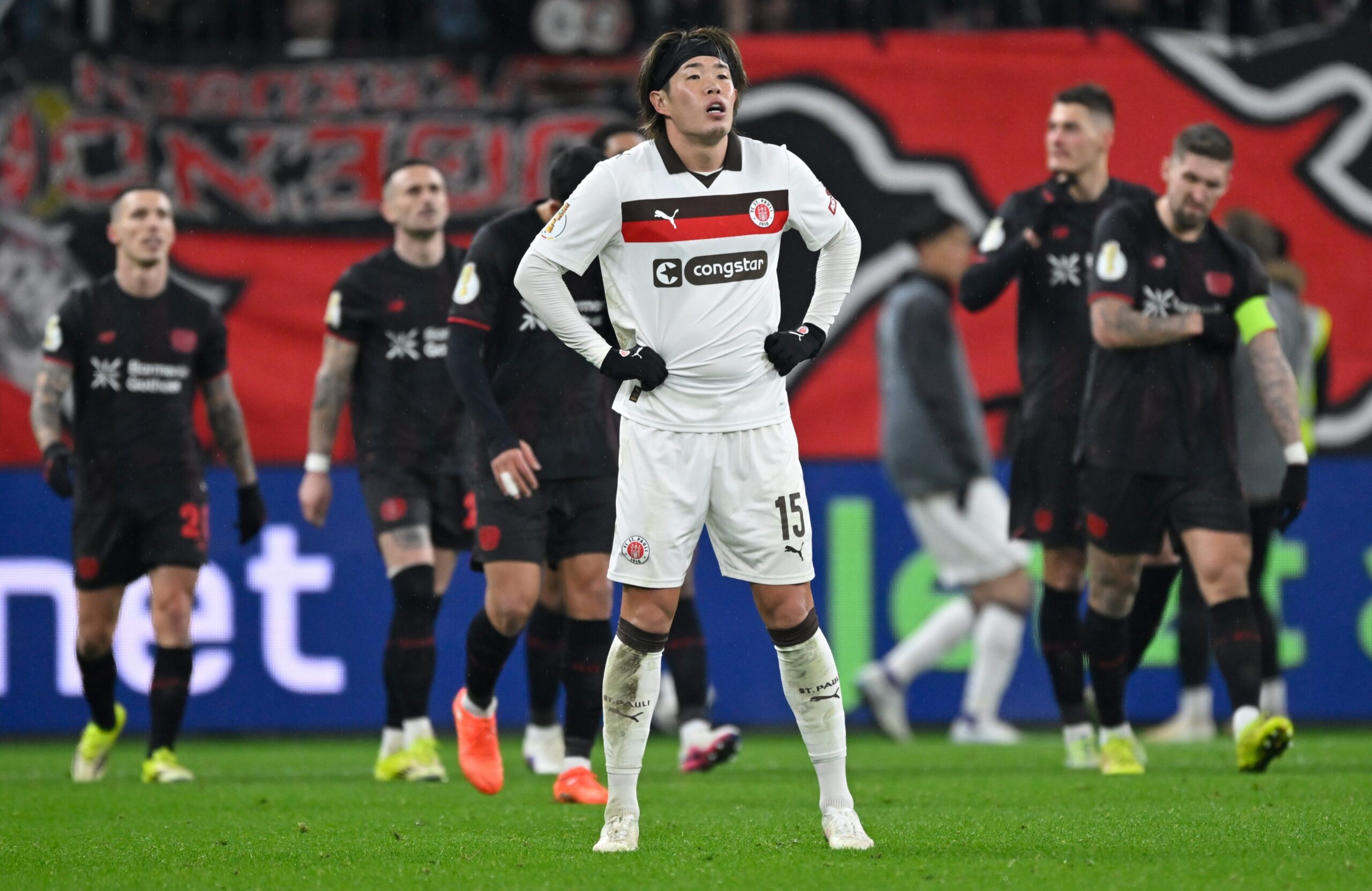 Tomoya Ando in Leverkusen