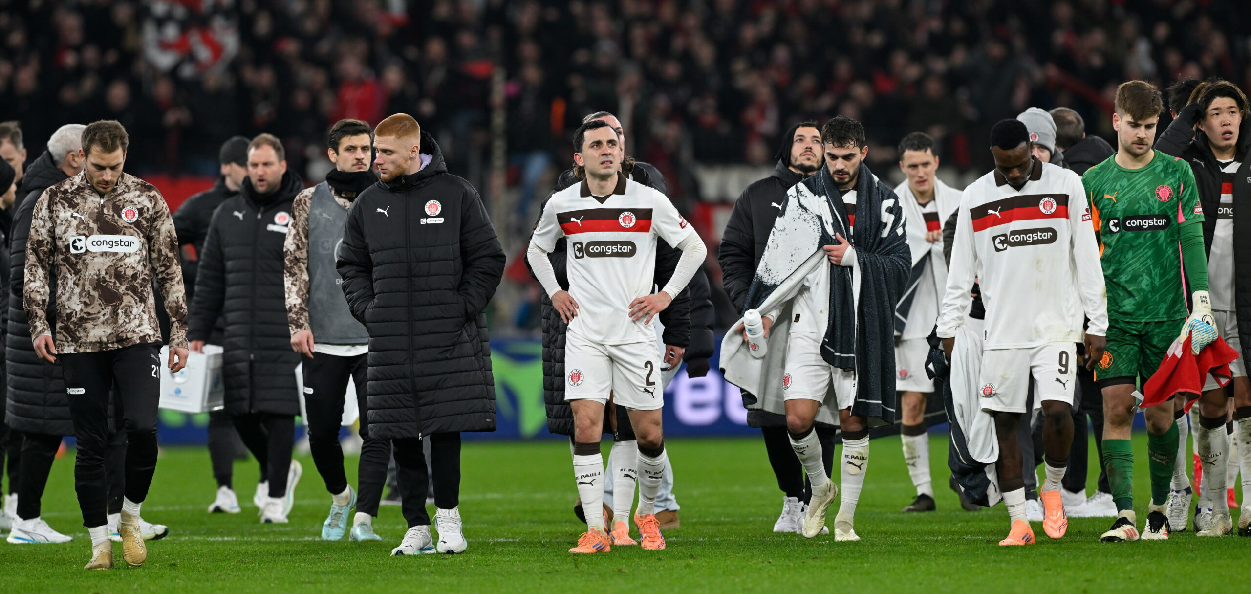 St. Pauli-Profis sind enttäuscht nach dem Pokal-Aus