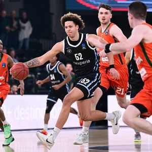 Zacharie Perrin im Dribbling