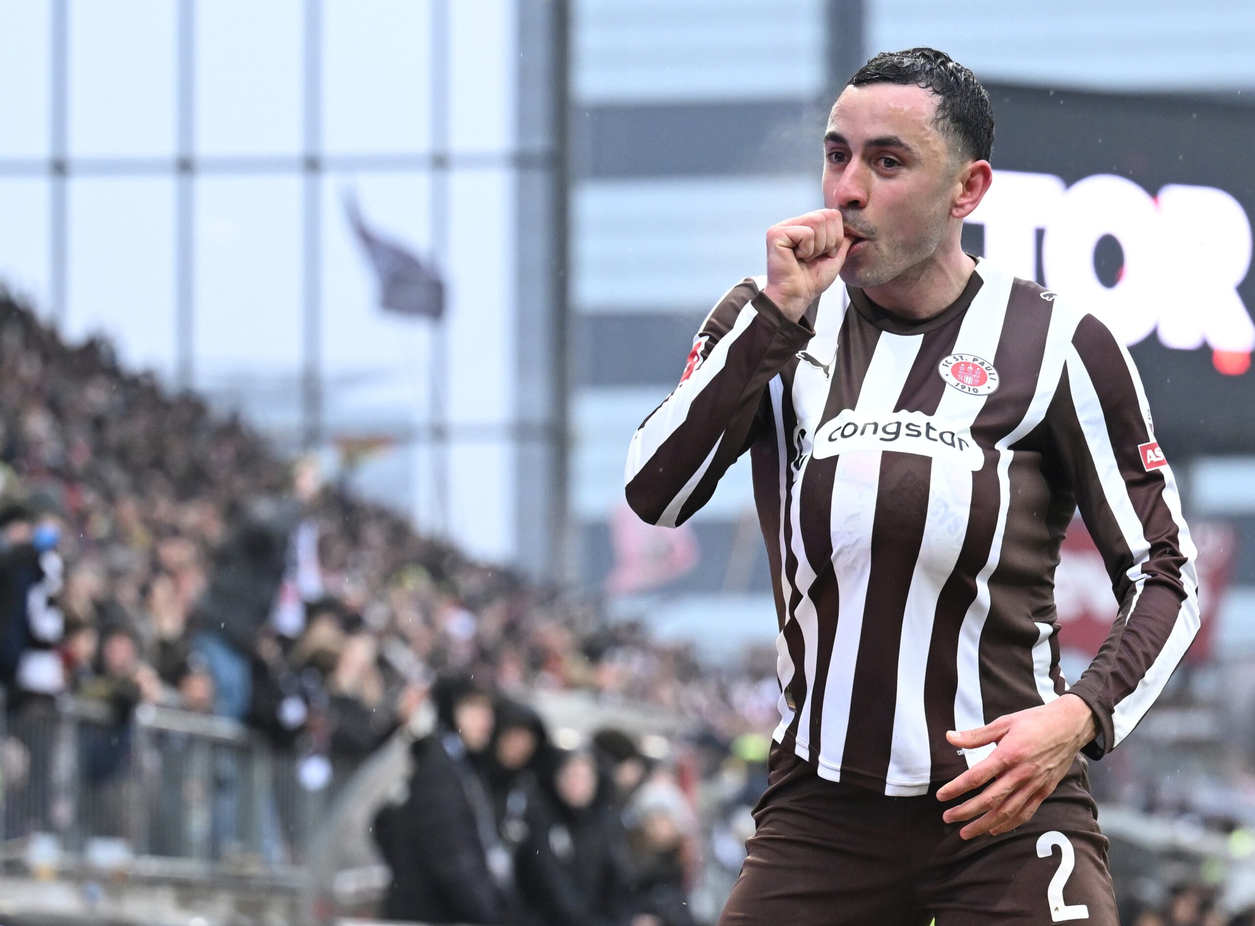 Manolis Saliakas beim Baby-Jubel