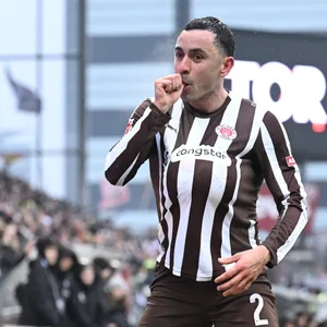 Manolis Saliakas beim Baby-Jubel