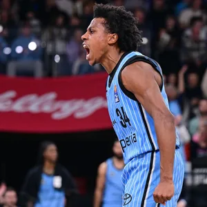 Ross Williams bejubelt den Sieg der Hamburg Towers