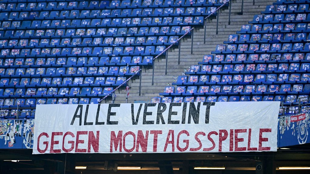 HSV-Fans protestieren gegen Montagsspiele in der Frauen-Bundesliga
