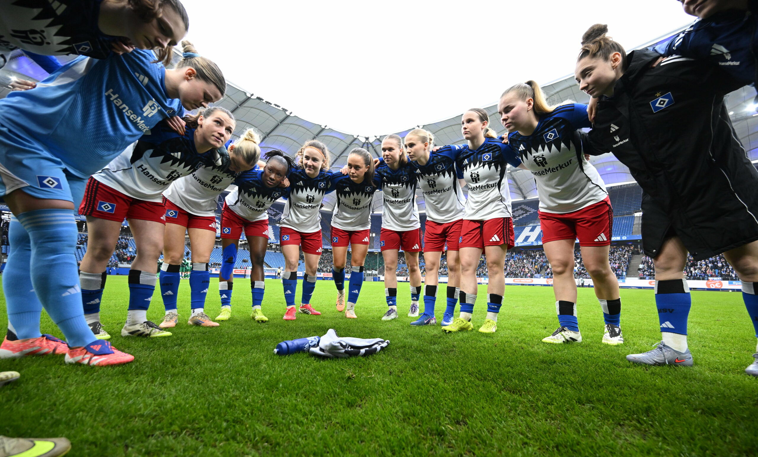 „Das war eine Schlacht“: HSV-Frauen feiern neuen Fan-Rekord in hitzigem Derby