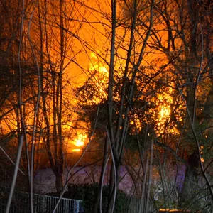 Das Haus stand in Flammen.