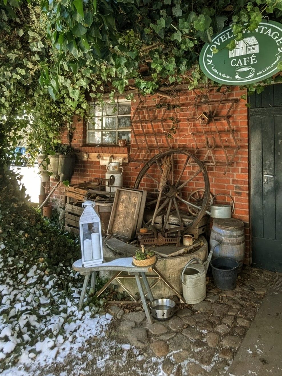 Das „Lovely Vintage Café“ in Billwerder hat nach der Winterpause wieder geöffnet.