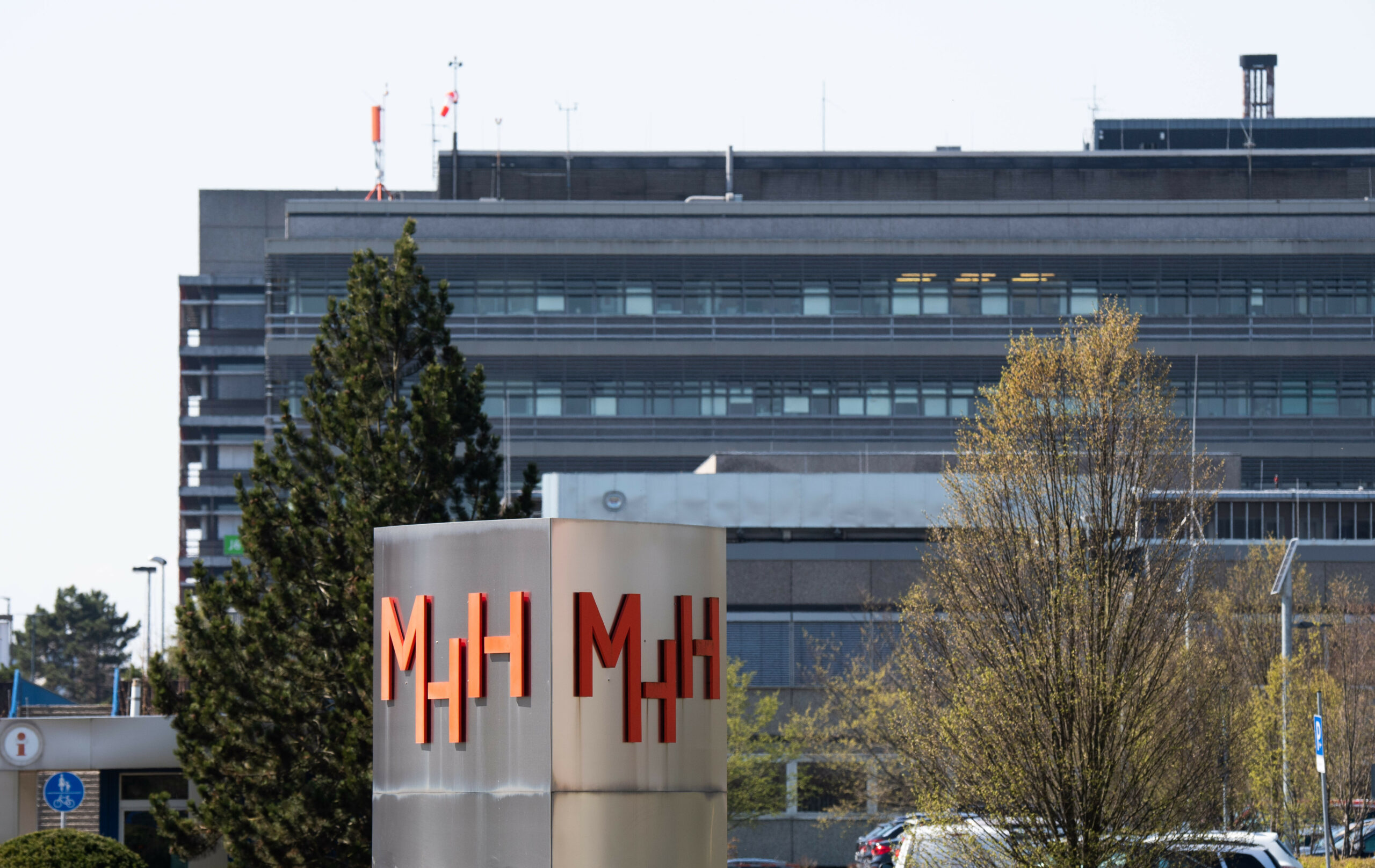 Die Haupteinfahrt der Medizinischen Hochschule Hannover (MHH).