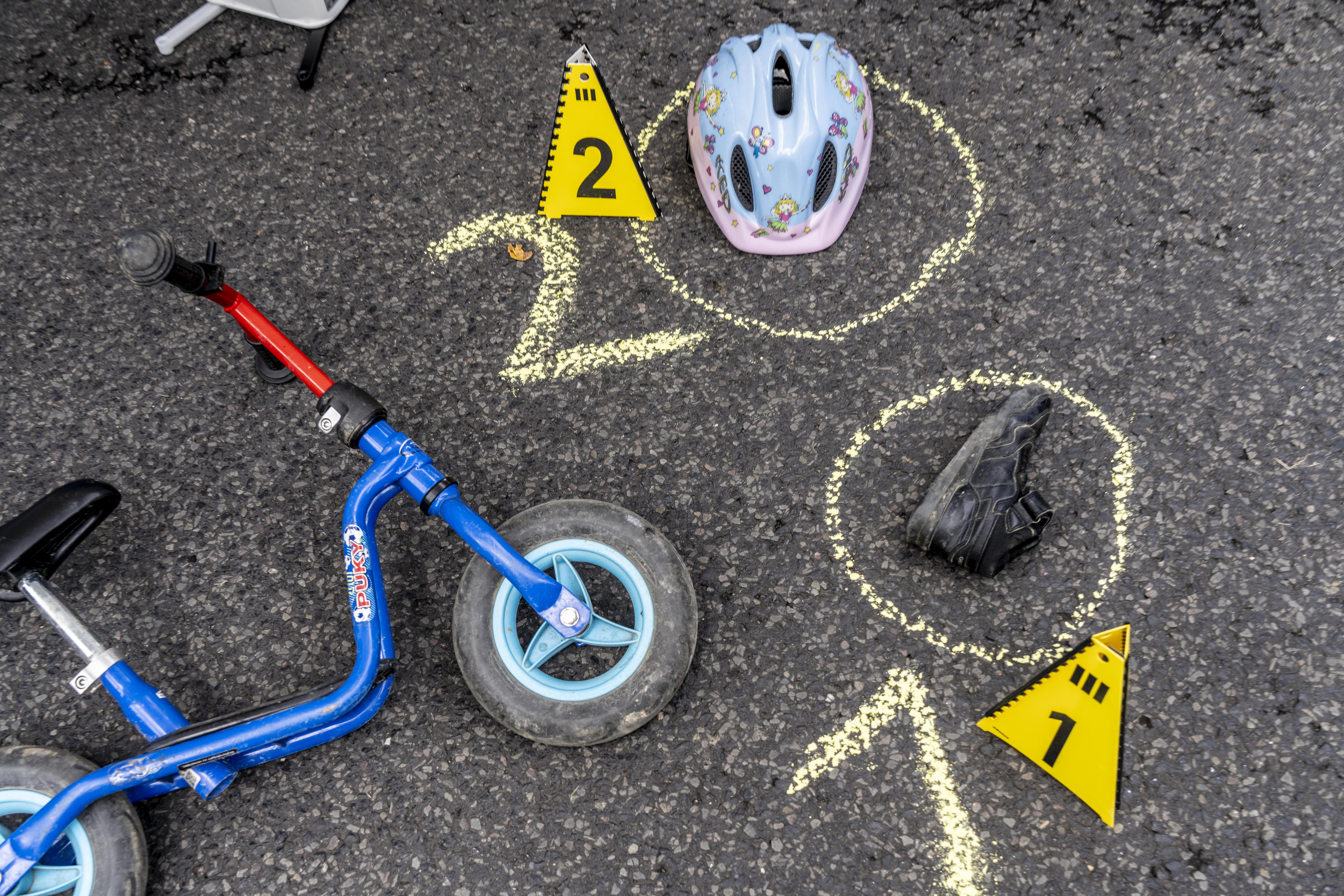 Kind auf Laufrad in Lüneburg von Auto erfasst und schwer verletzt