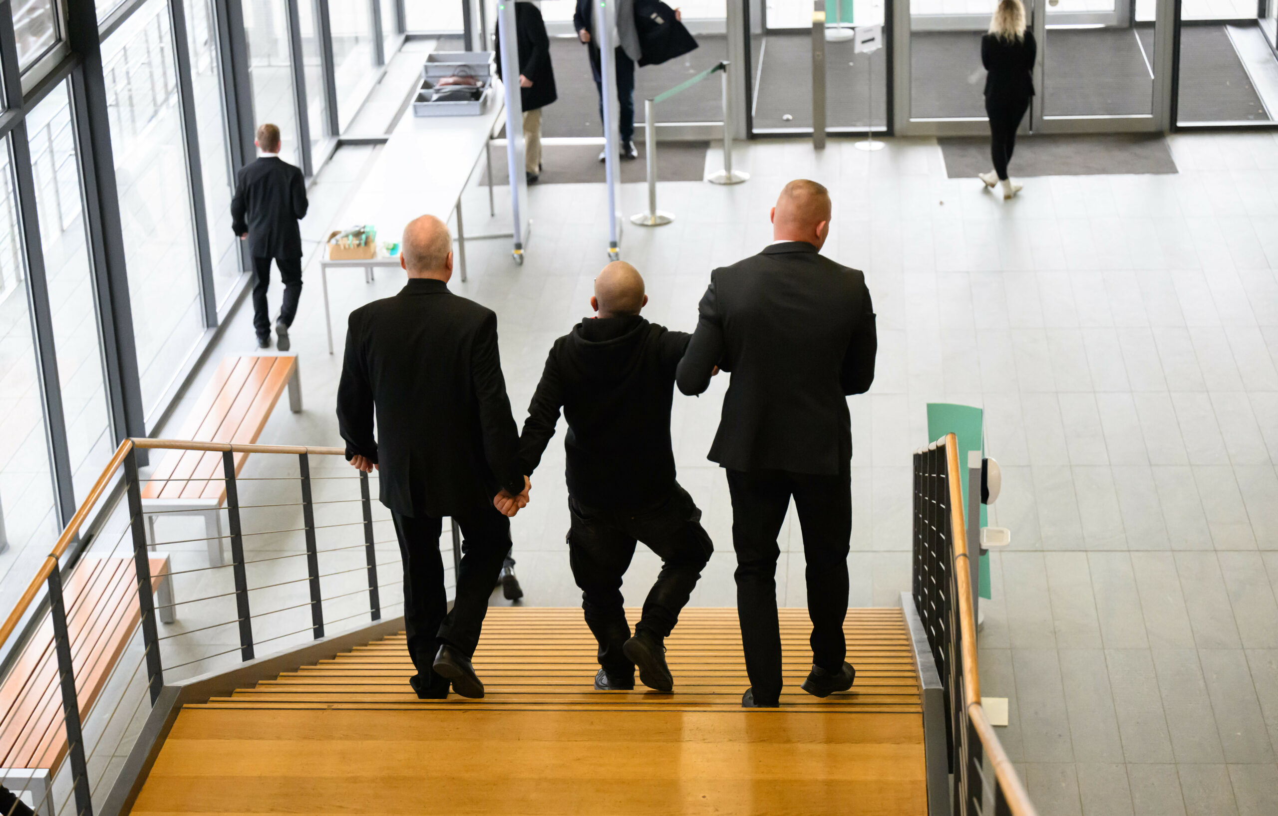 Immer mehr Rathäuser im Hamburger Umland stellen Securityfirmn zur Sicherheit ihrer Mitarbeitenden ein. (Symbolbild)