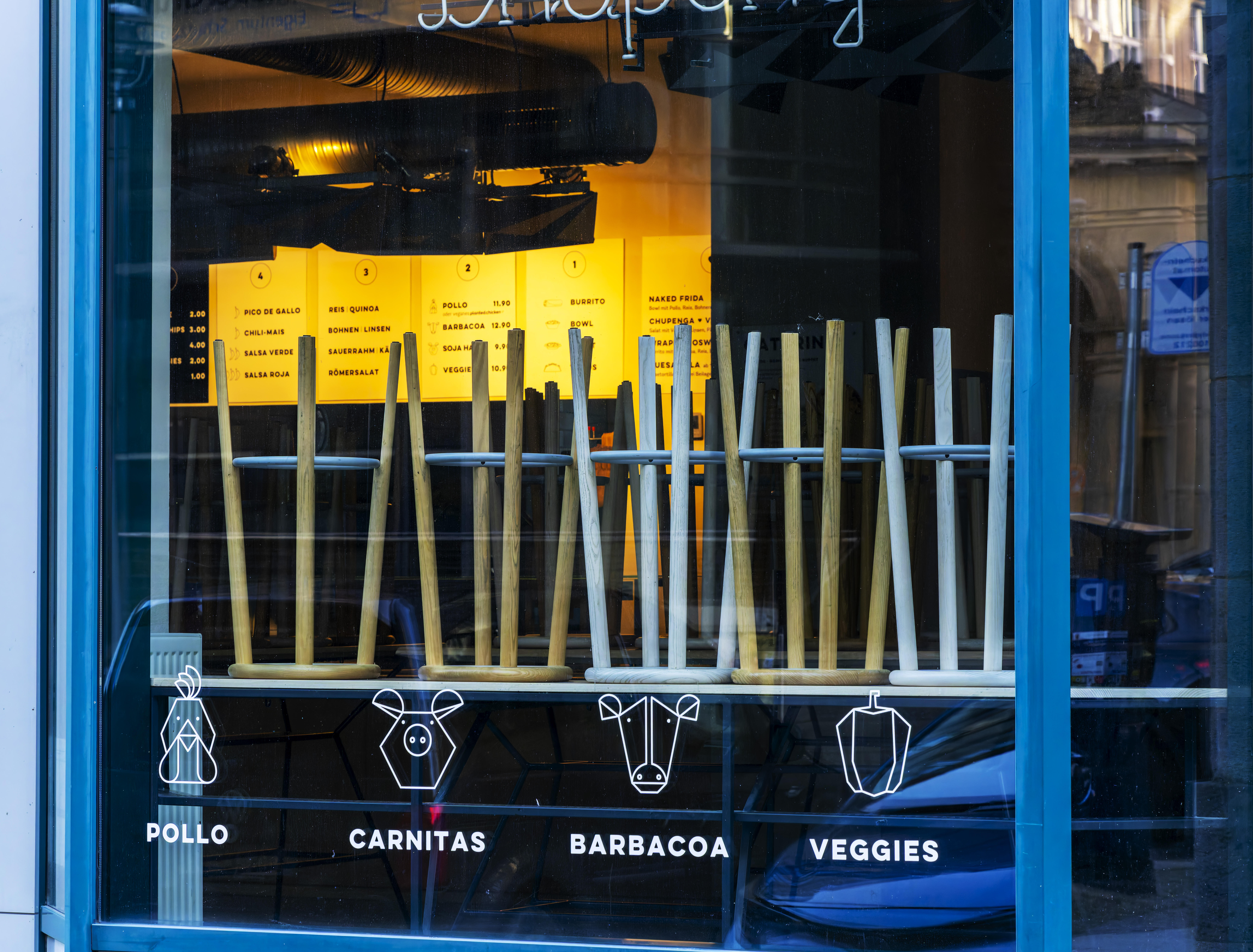 Ein geschlossenes Restaurant. Das Gastgewerbe in Hamburg ist besonders durch Insolvenz bedroht. (Symbolbild)