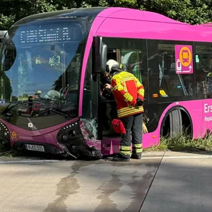 Witzhave a24 gelenkbus unfall