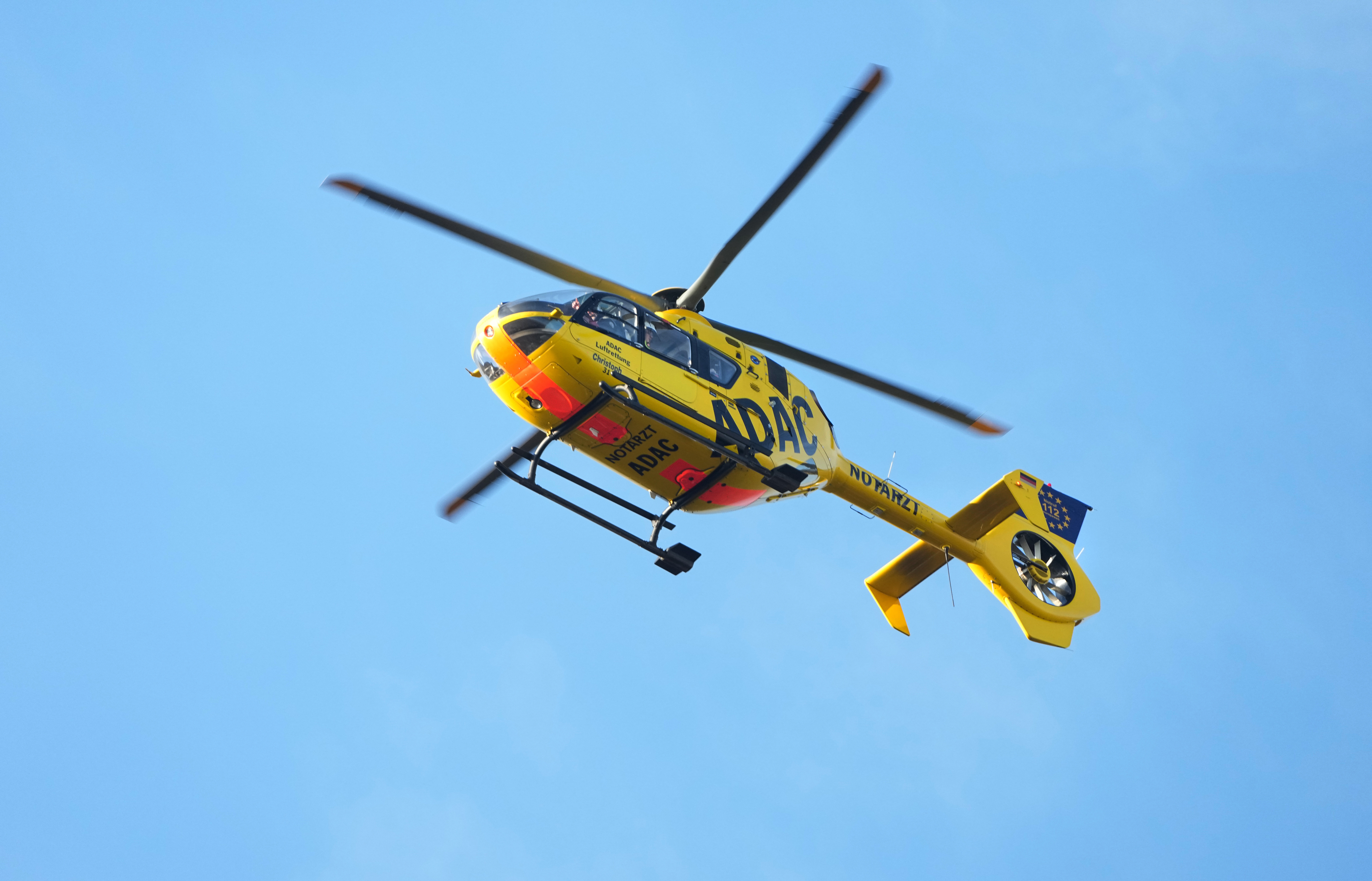 Ein ADAC-Hubschrauber