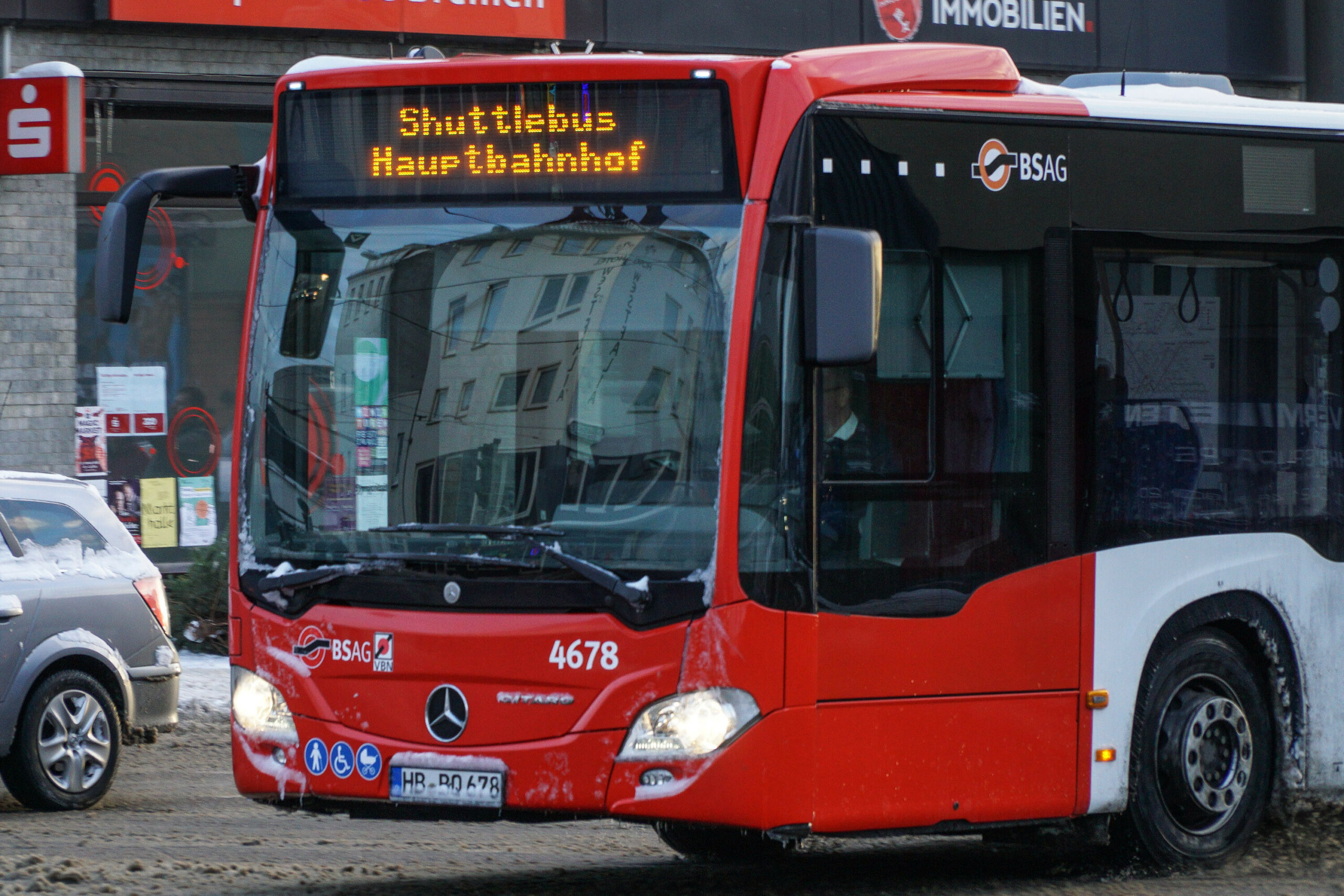 Streit um zu lautes handy in Bremer Linienbus – Jugendlichen das Ohr abgebissen