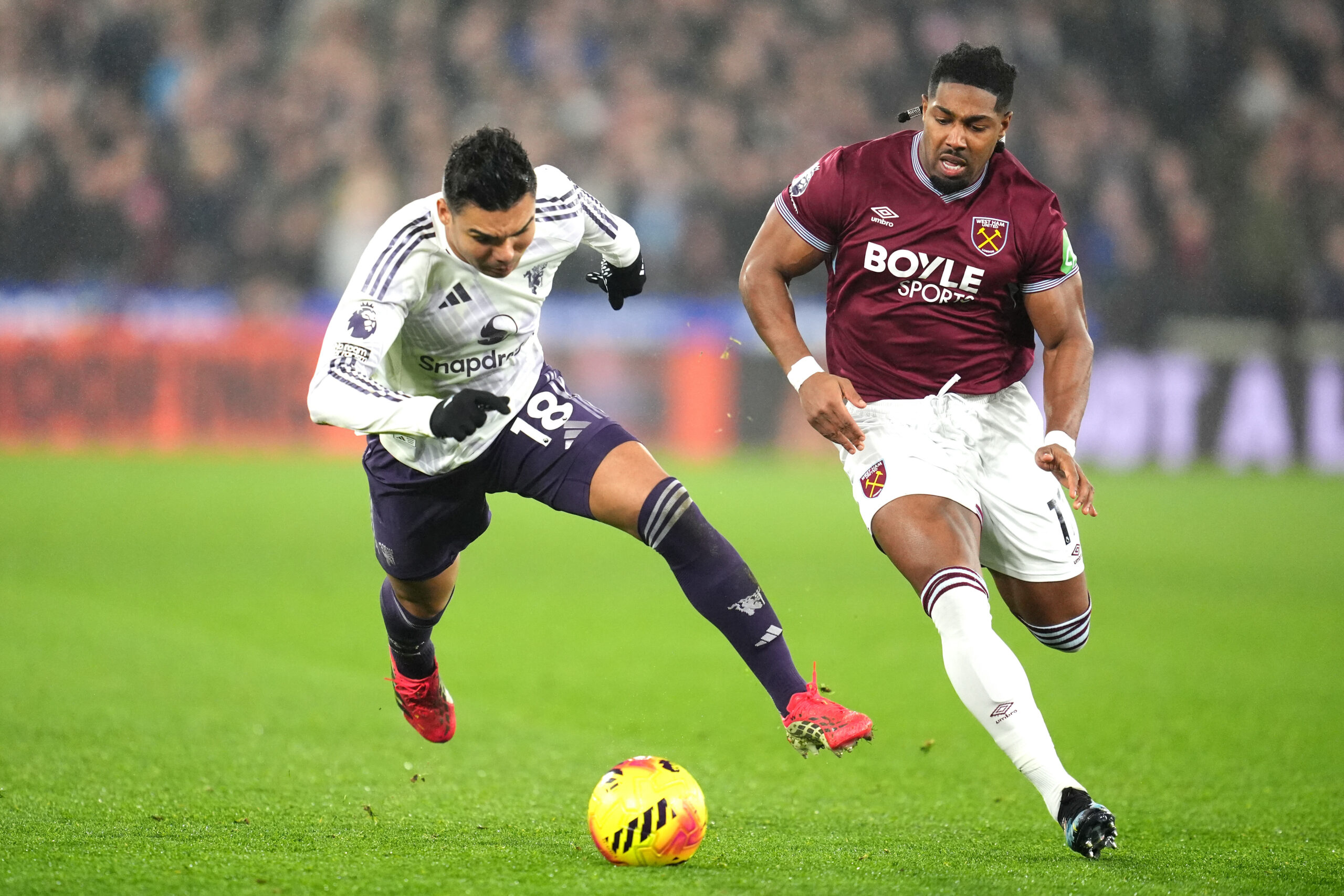 Traoré im Zweikampf mit Casemiro