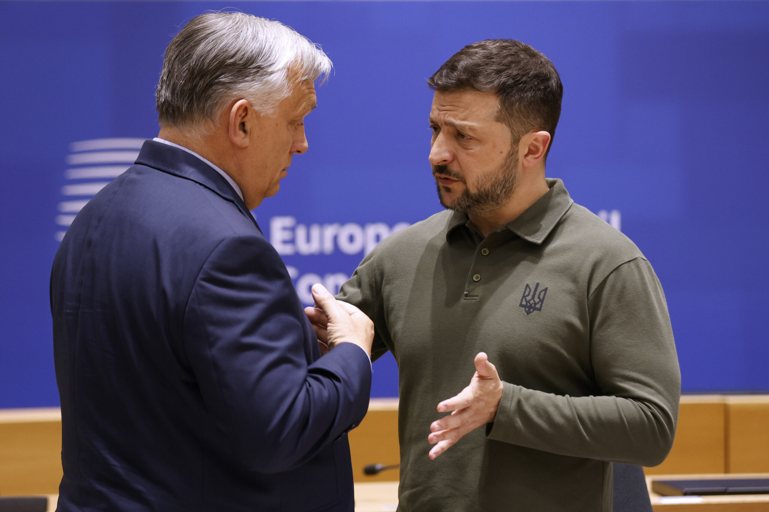 Ungarns Premierminister Viktor Orban (l.) und der ukrainische Präsident Wolodymyr Selenskyj.
